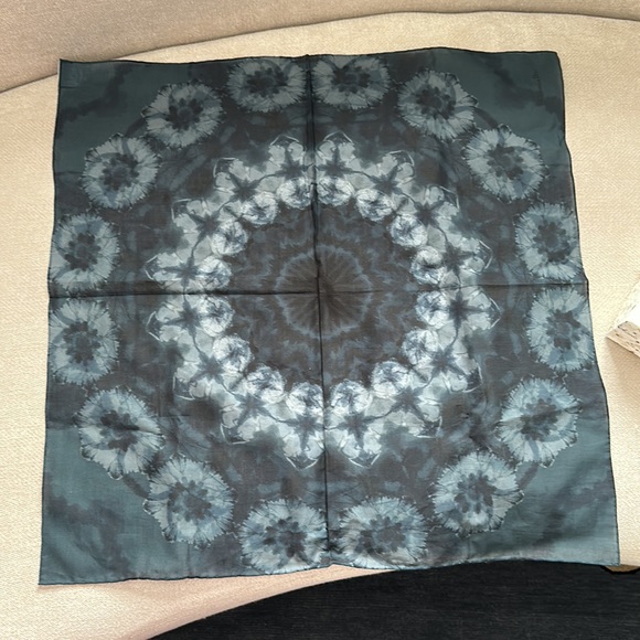 DIOR blue print bandana - Picture 2 of 6